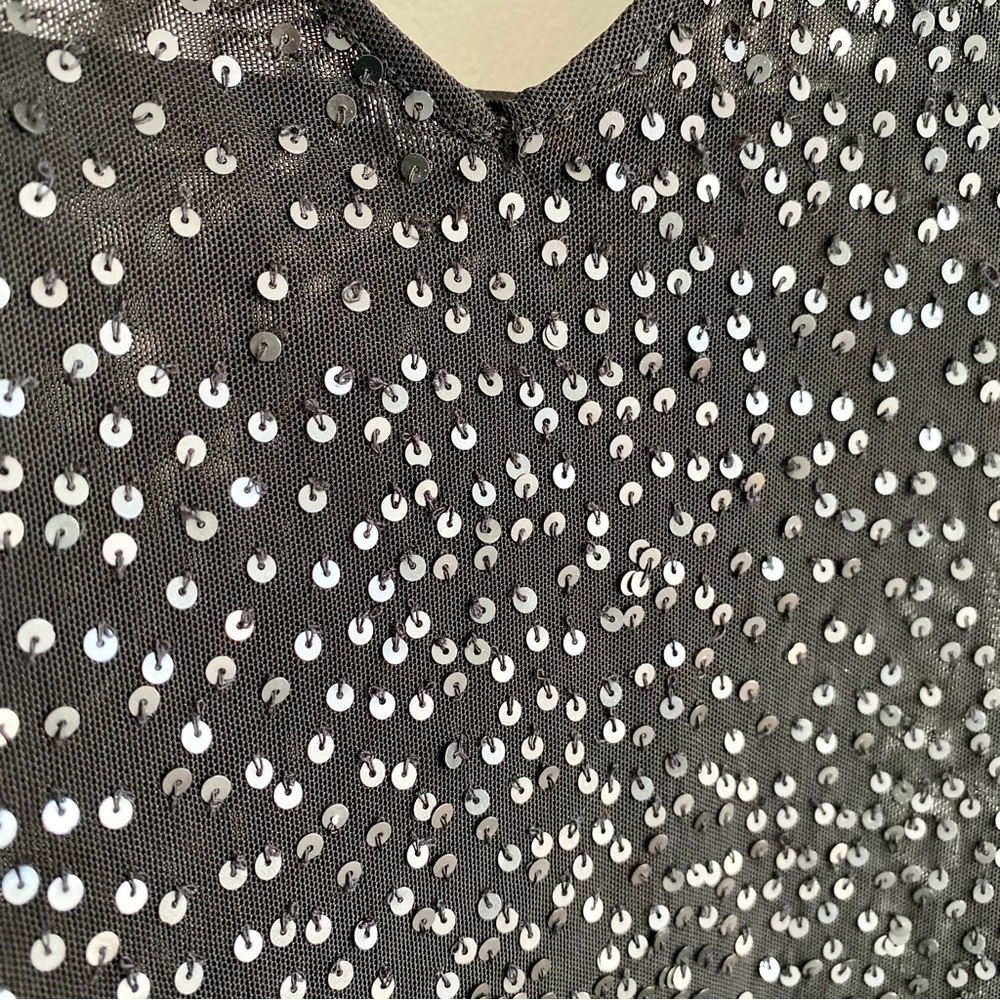 Chaudry Sports Black Sequin V Neck Tank - Picture 4 of 5